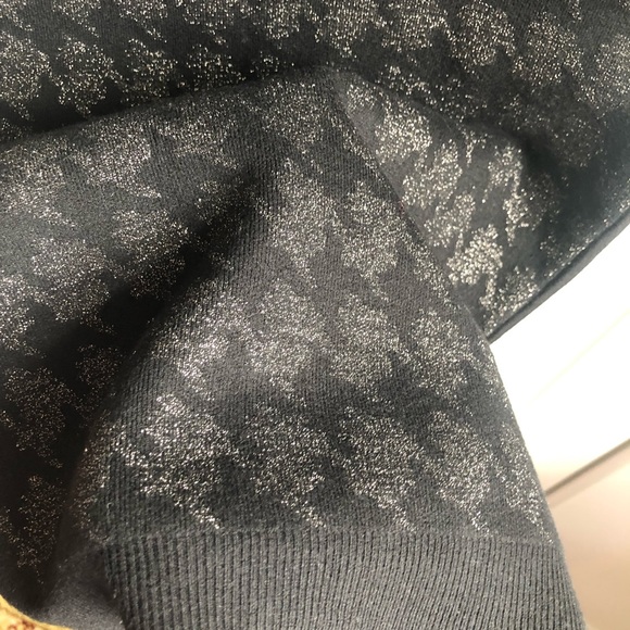 Gorgeous GUESS by MARCIANO knit SET!! - Picture 9 of 9